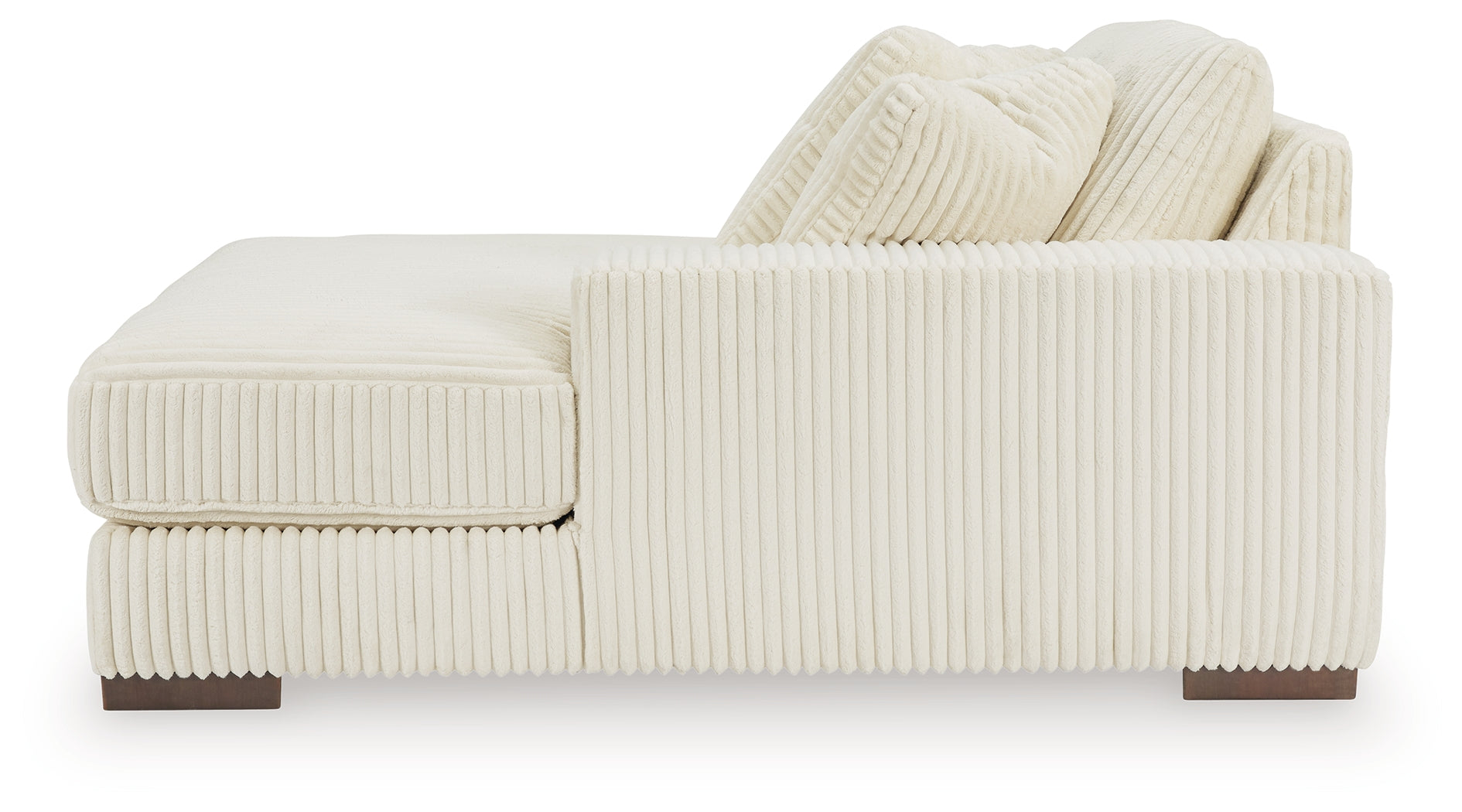 Lindyn Super Chaise