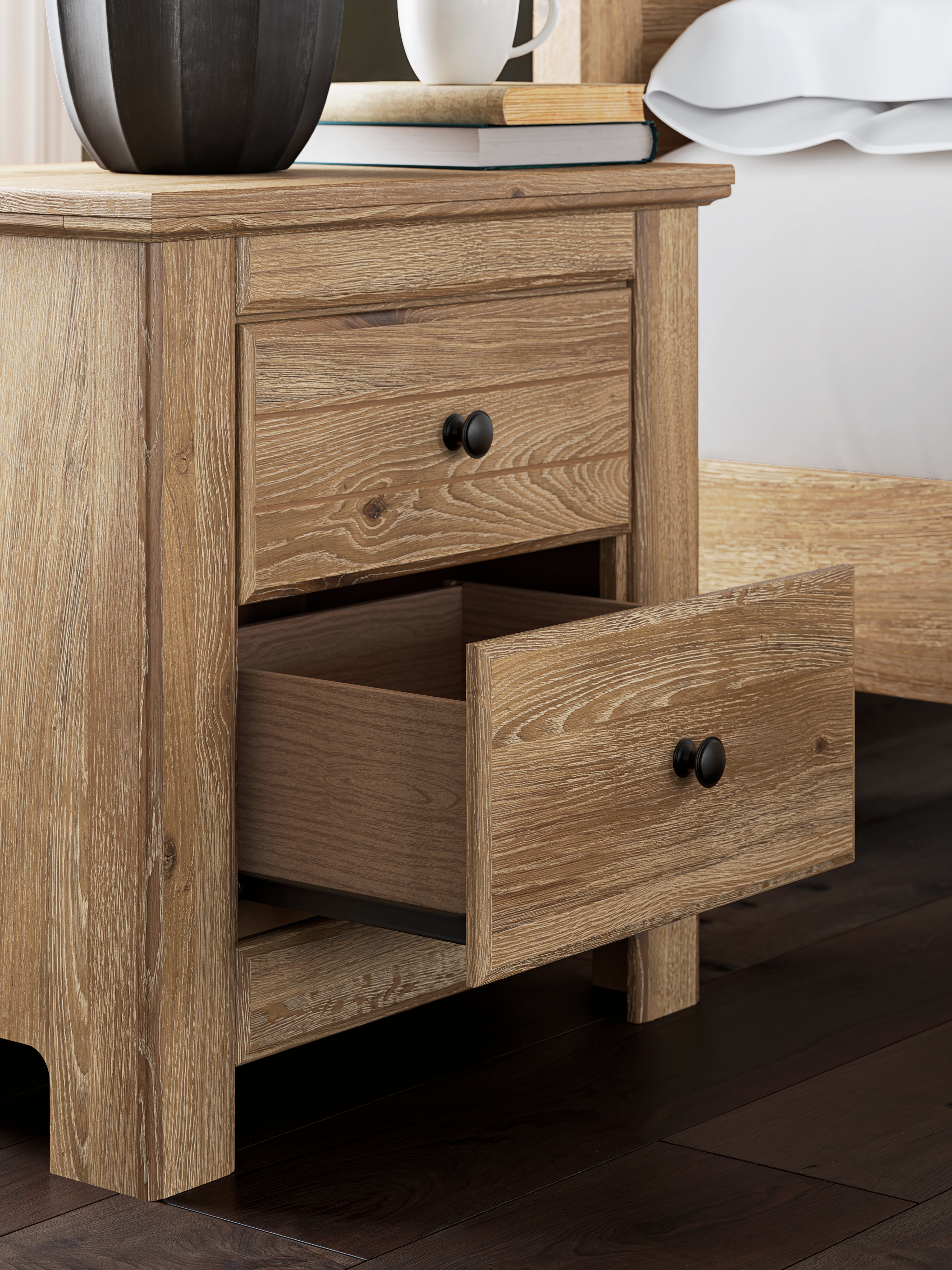 Makidern Nightstand