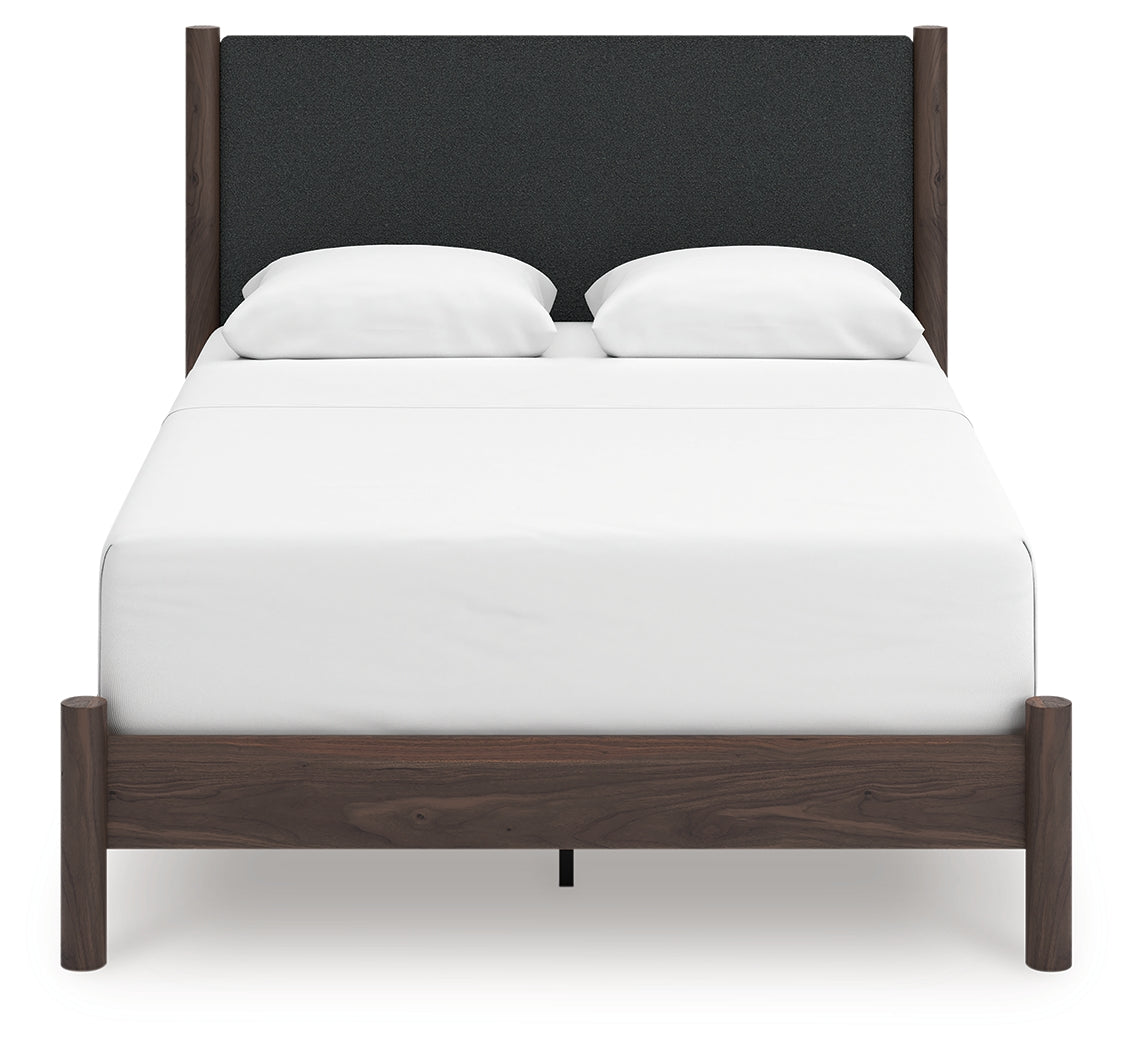 Pamytta Queen Upholstered Panel Bed