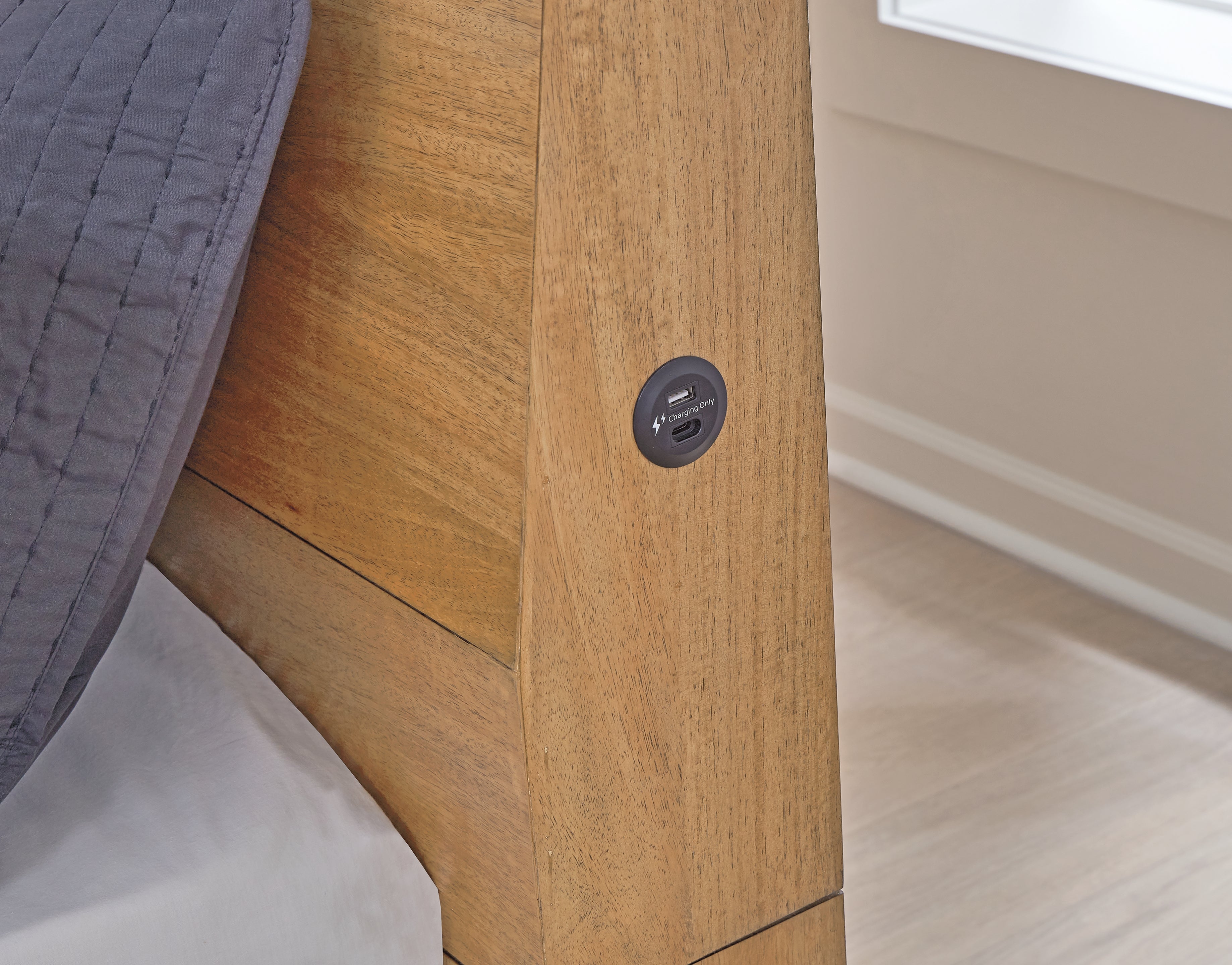 Sherbana Queen Panel Bed