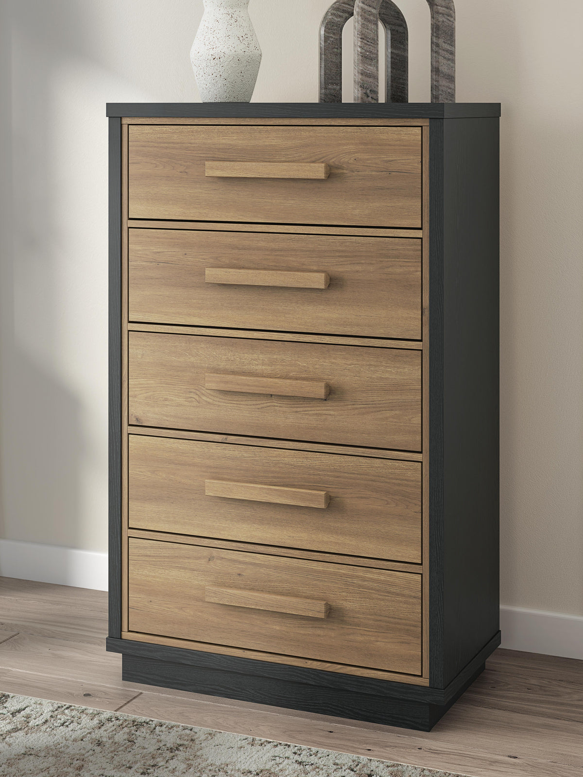 Kozmour Chest of Drawers