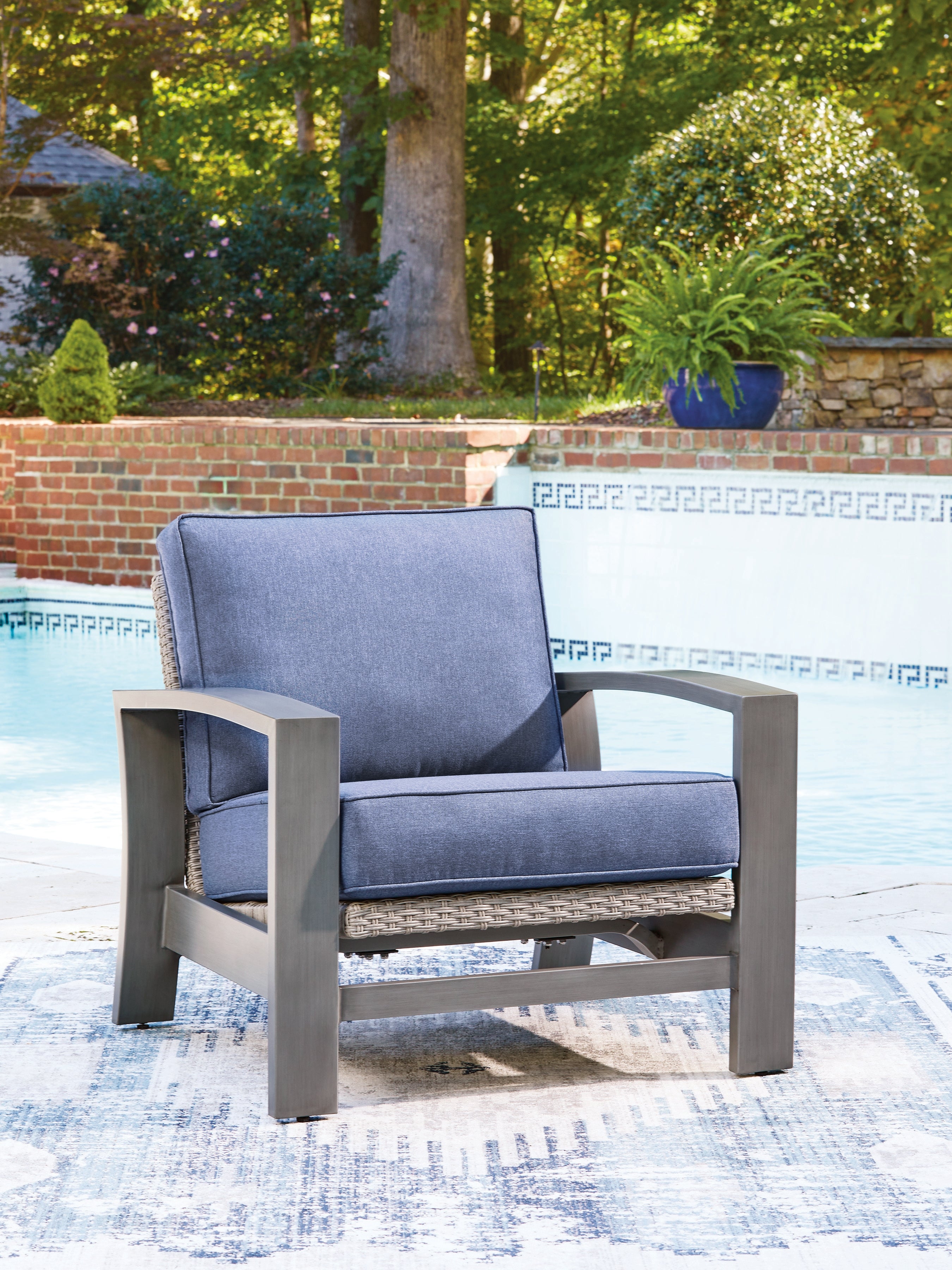 Half Moon Beach Outdoor Spring Lounge Chair