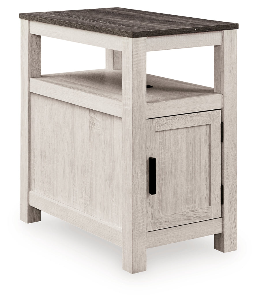 Fendenmore Chairside End Table