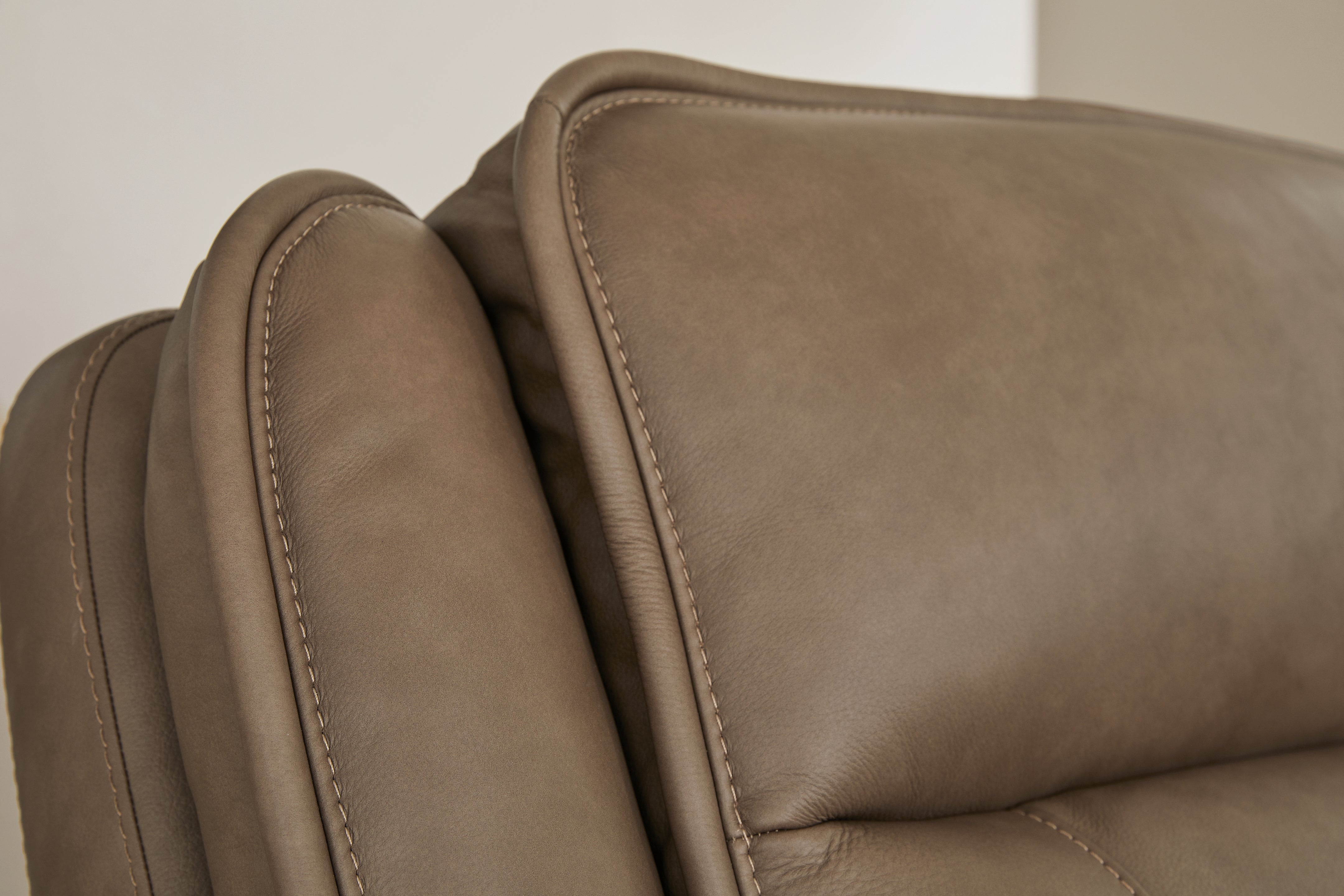 Glencroft Power Reclining Loveseat with Console