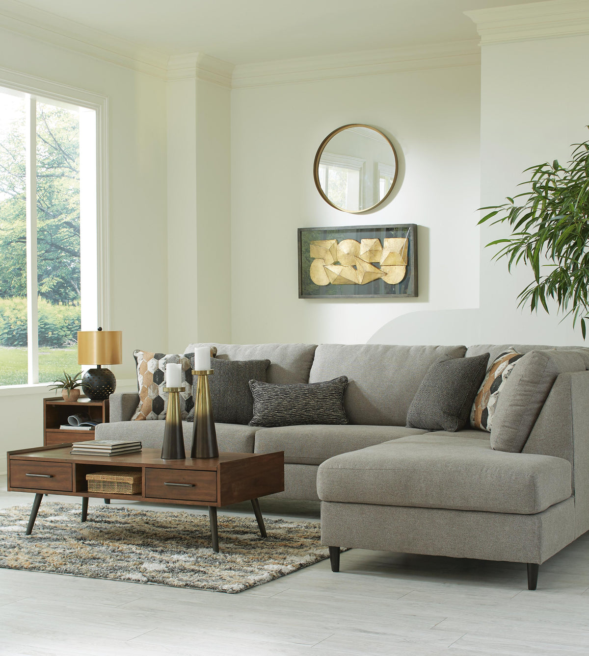 Santasia 2-Piece Sectional with Chaise