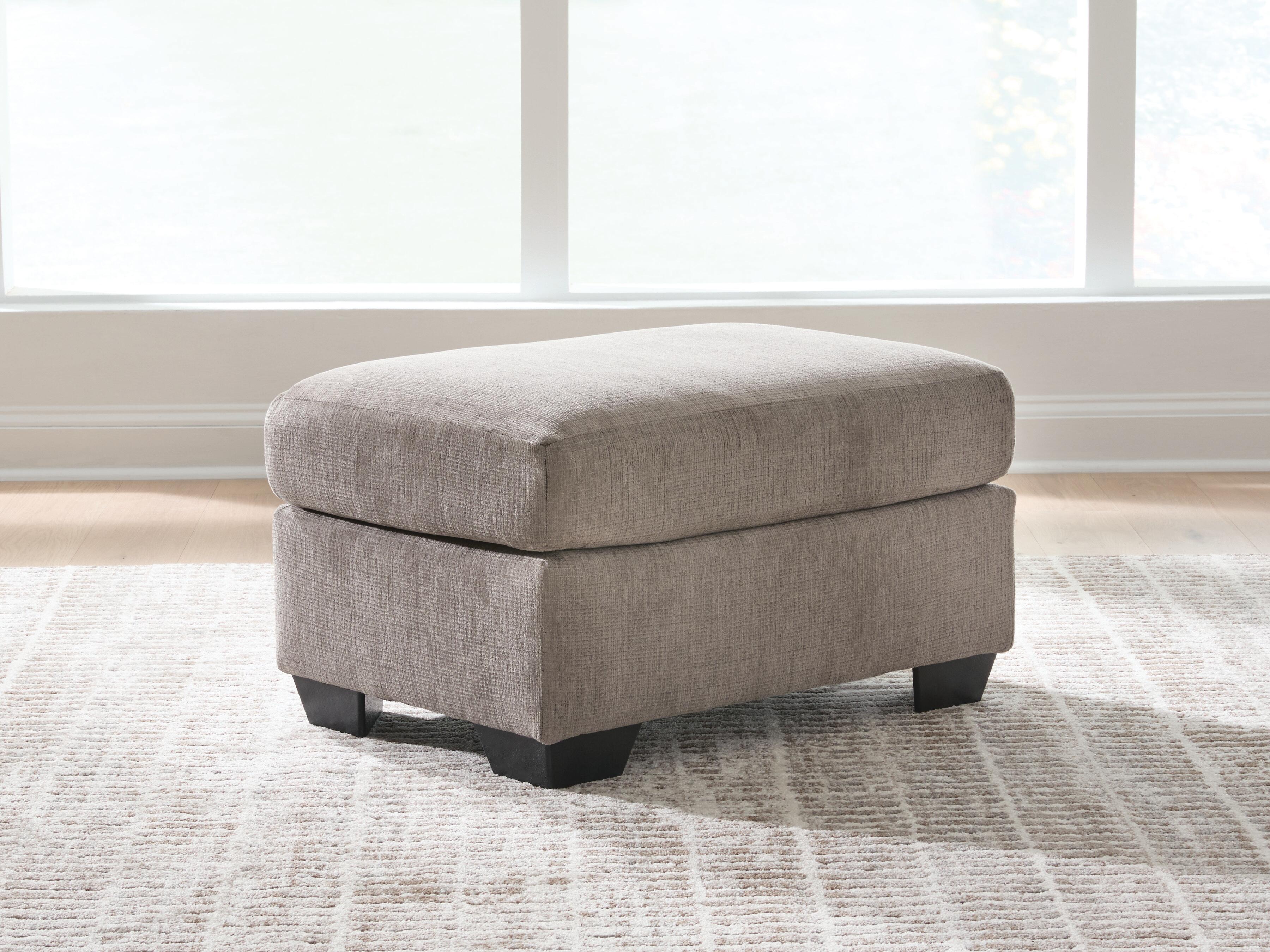 Loreo Ottoman