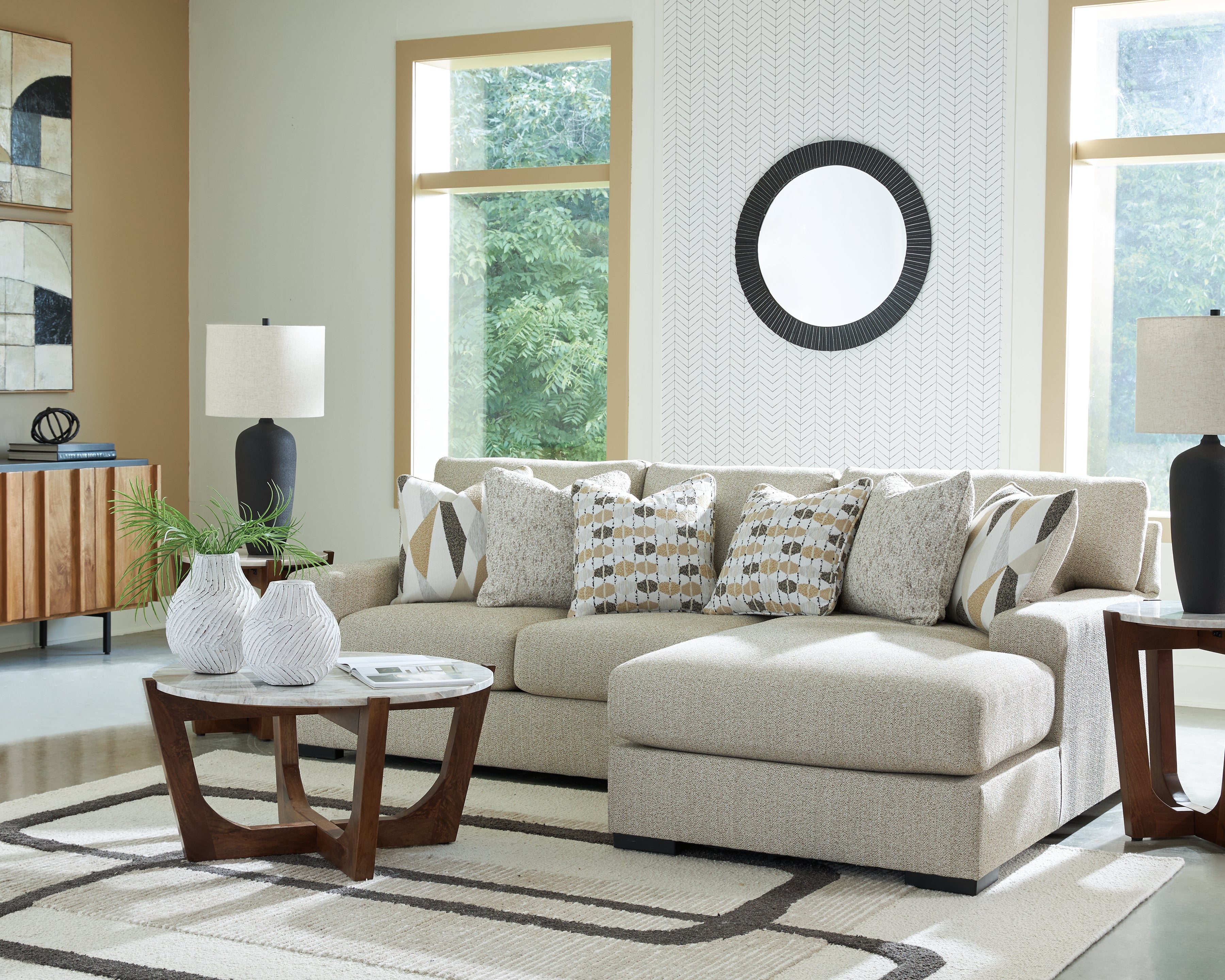 Laurelgrove 2-Piece Sectional Sofa Chaise