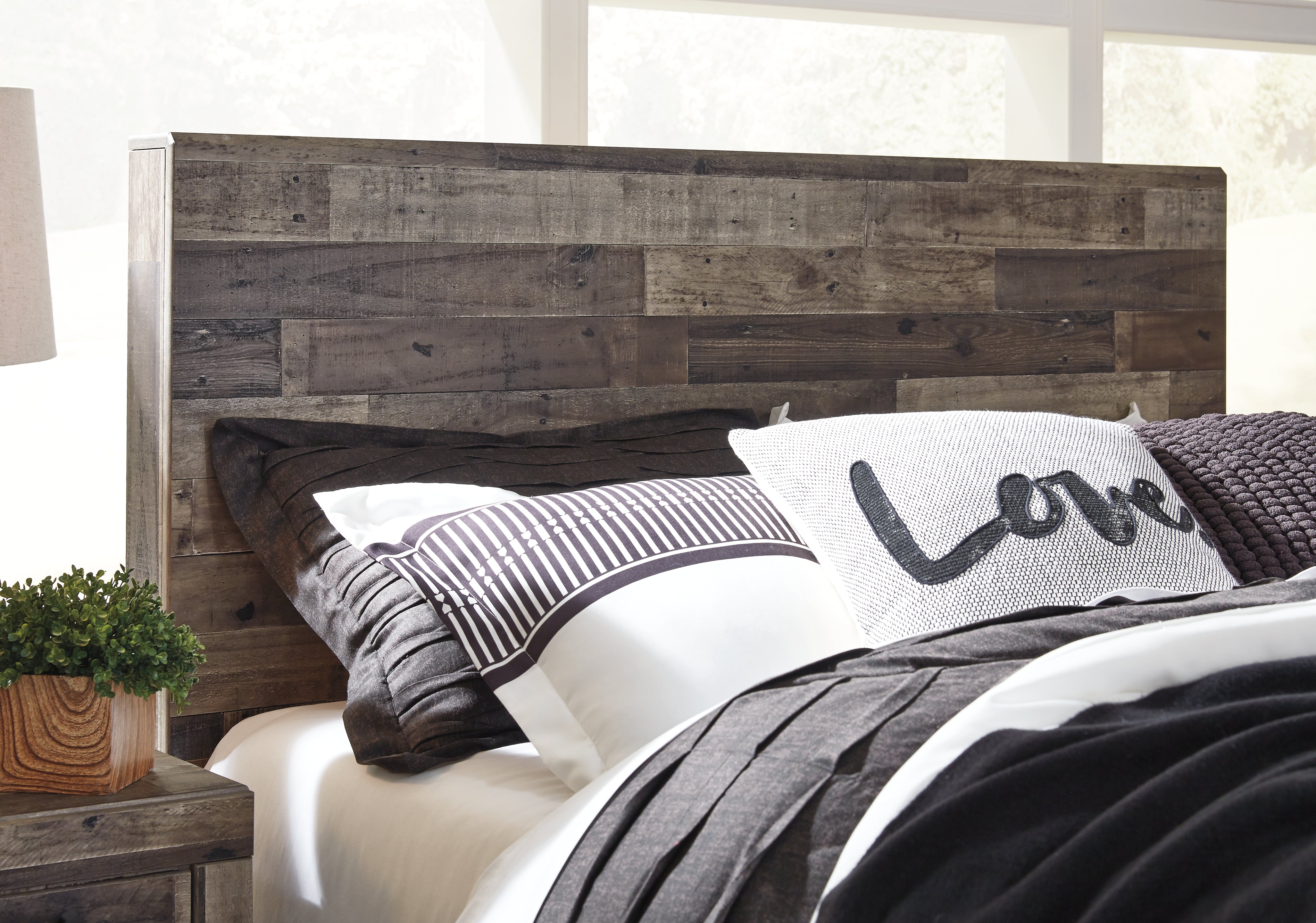 Derekson King Panel Bed with 2 Storage Drawers