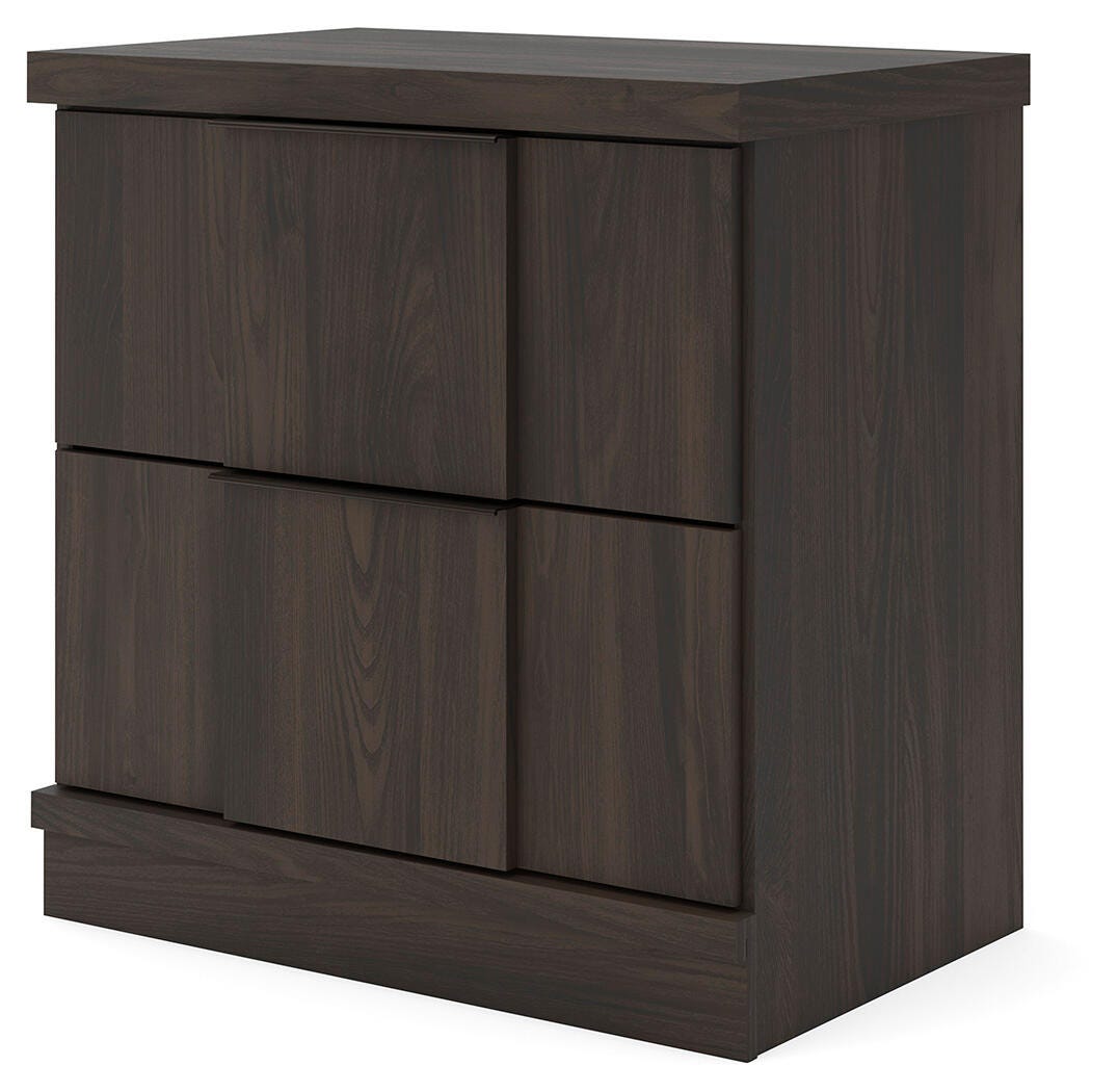 Shaehartin Nightstand