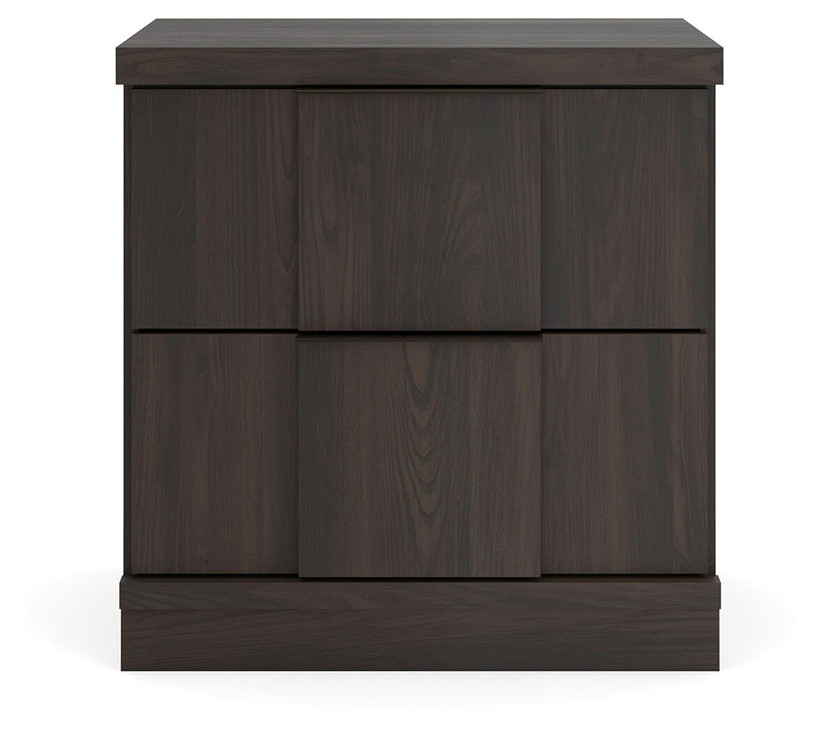 Shaehartin Nightstand