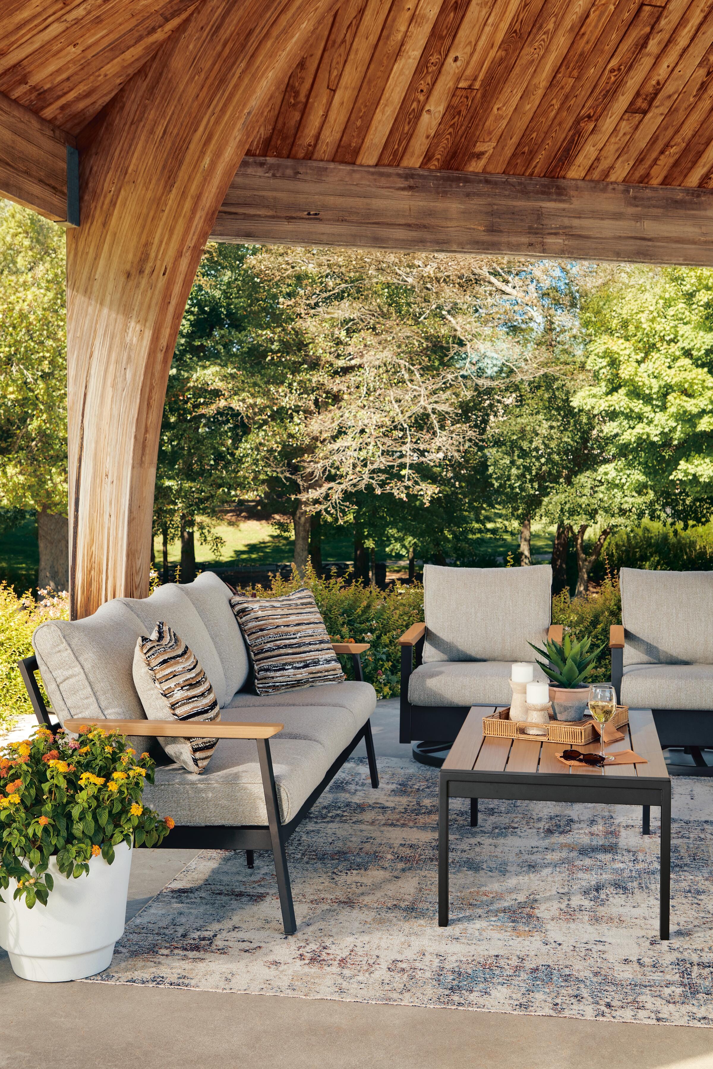 Carmel Highlands Outdoor Sofa/Chairs/Table (Set of 4)